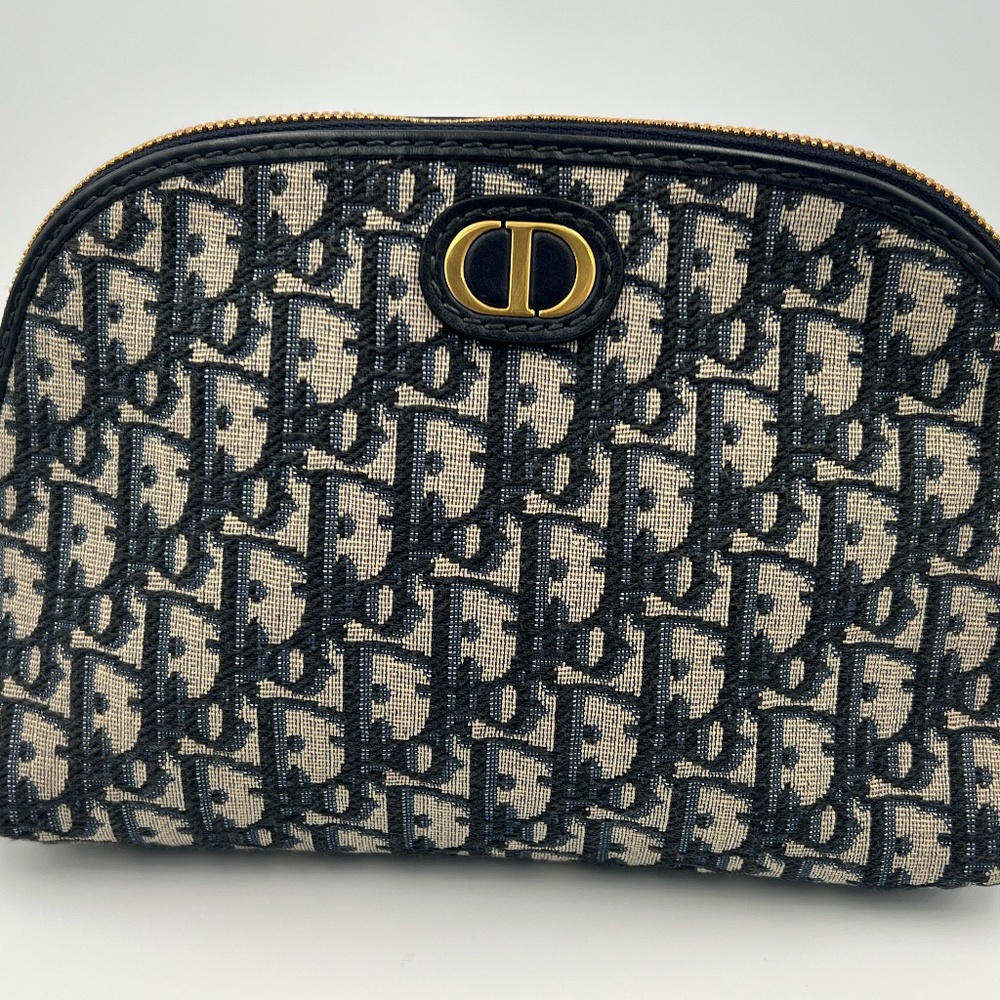 Dior 30 Montaigne Aphrodite Pouch